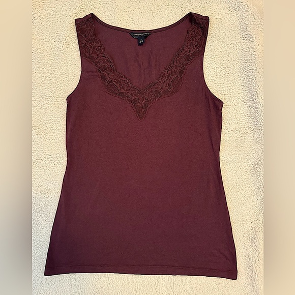 Banana Republic Tops - Banana Republic purple lace V-neck sleeveless top XS
